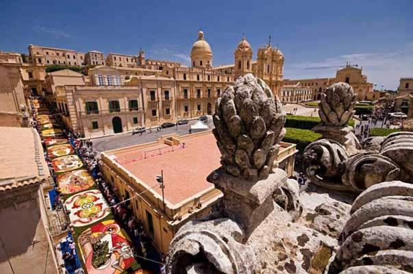 Casa Vacanza Na Zia Agnese Noto Extérieur photo